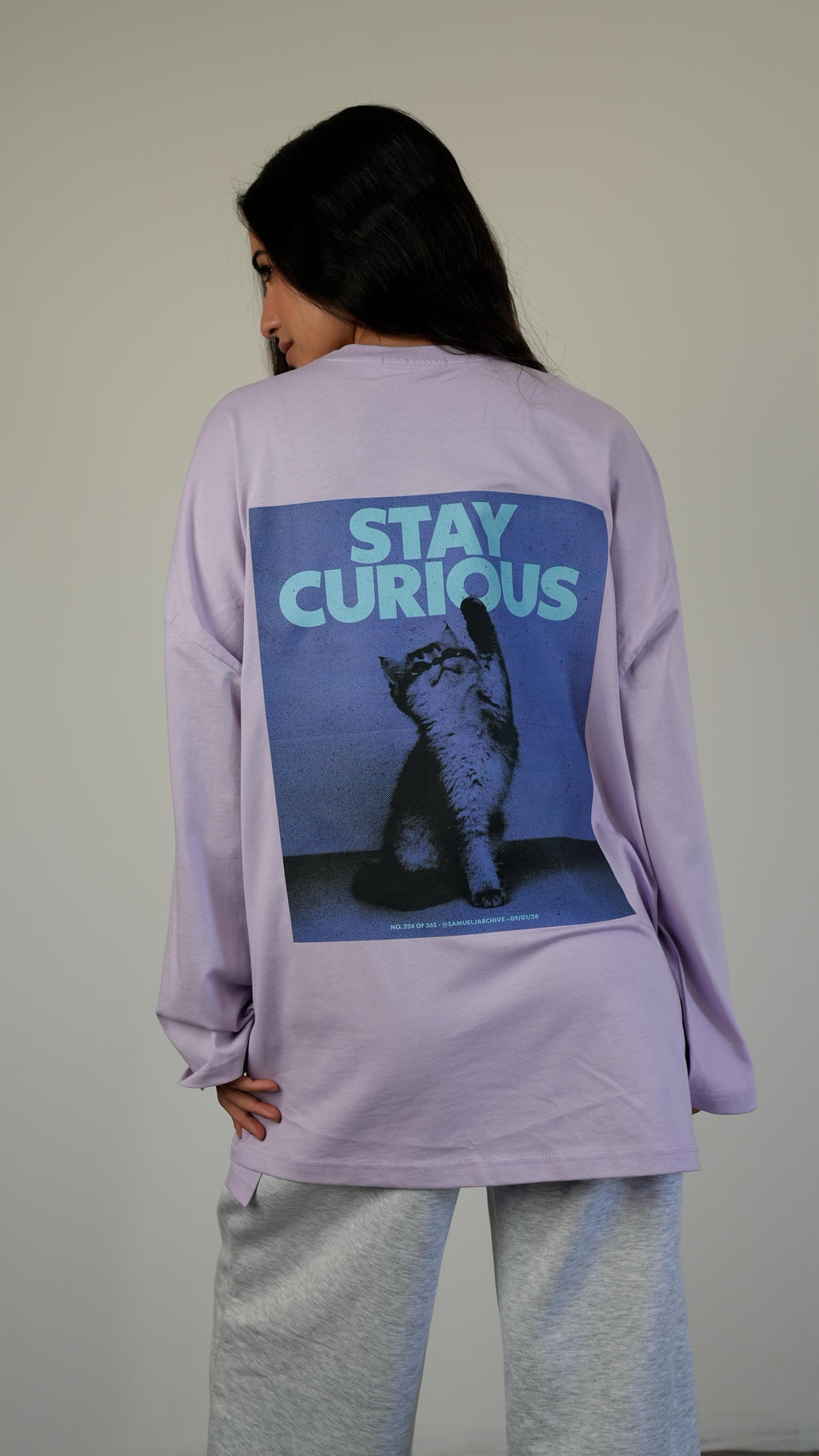 Stay Curious widesleeves t-shirt